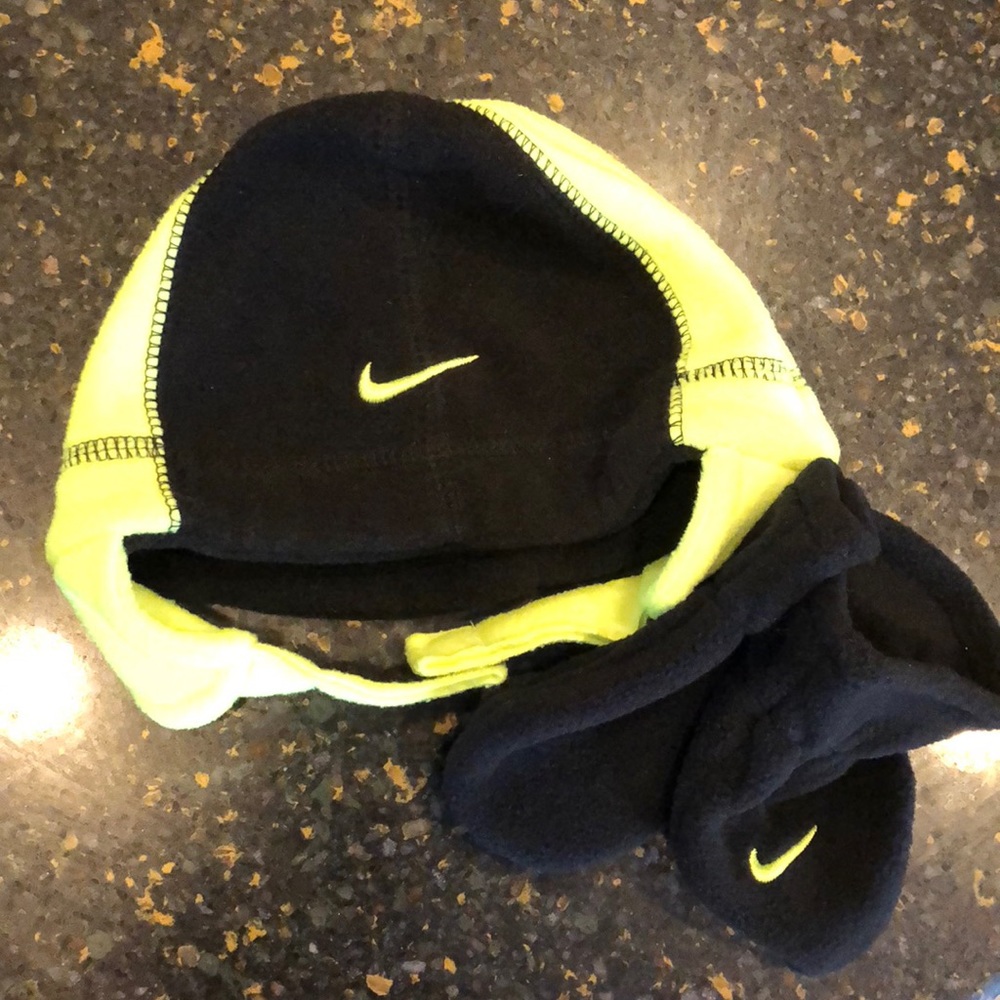 Never Used Infant Nike hat and mittens